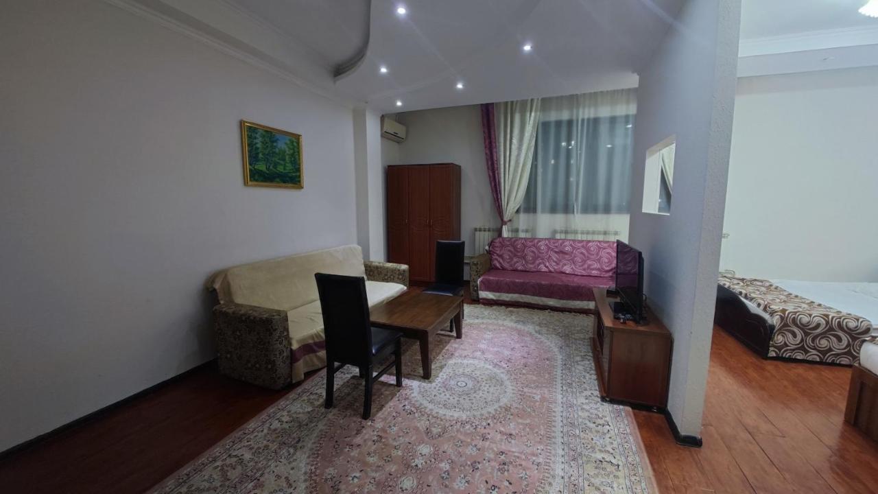 Bishkek Villa Hotel エクステリア 写真
