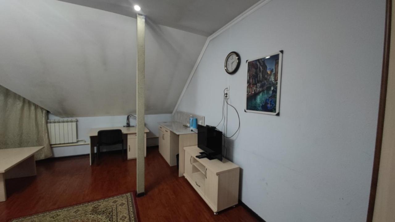 Bishkek Villa Hotel エクステリア 写真