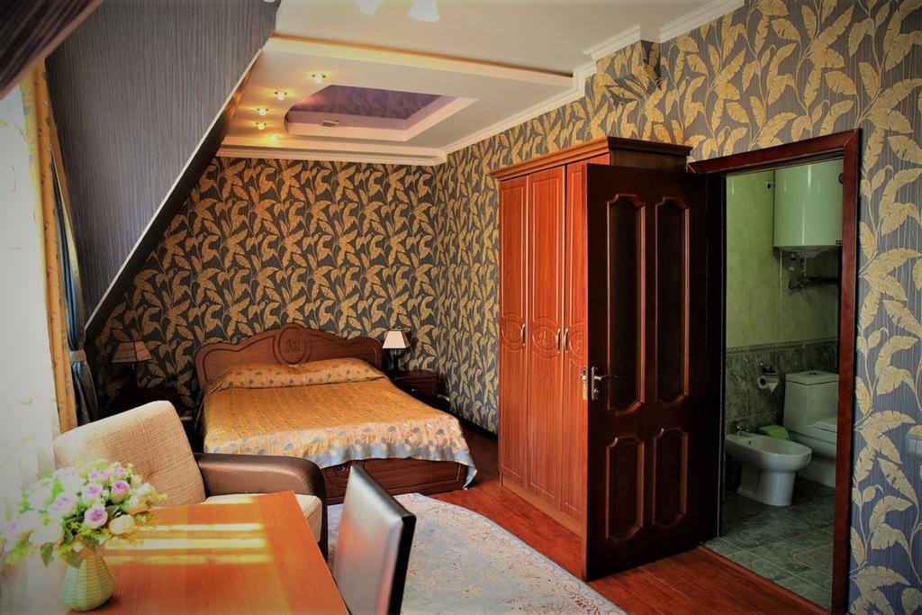 Bishkek Villa Hotel エクステリア 写真