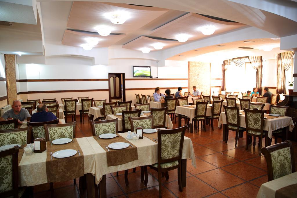Bishkek Villa Hotel エクステリア 写真