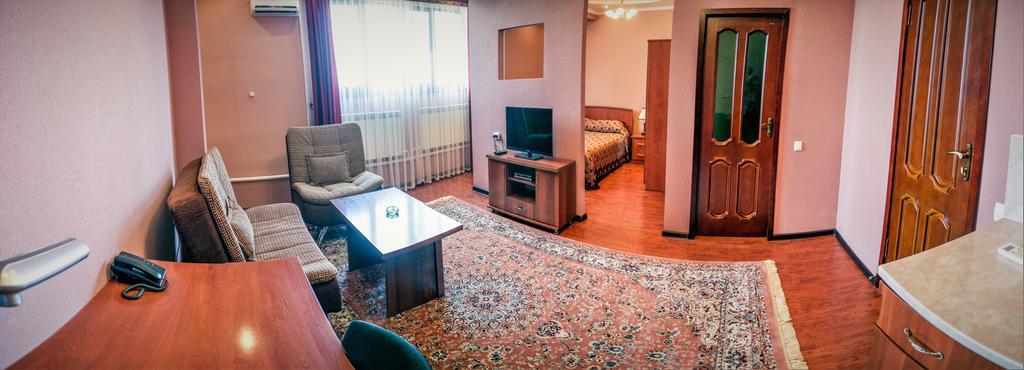 Bishkek Villa Hotel エクステリア 写真