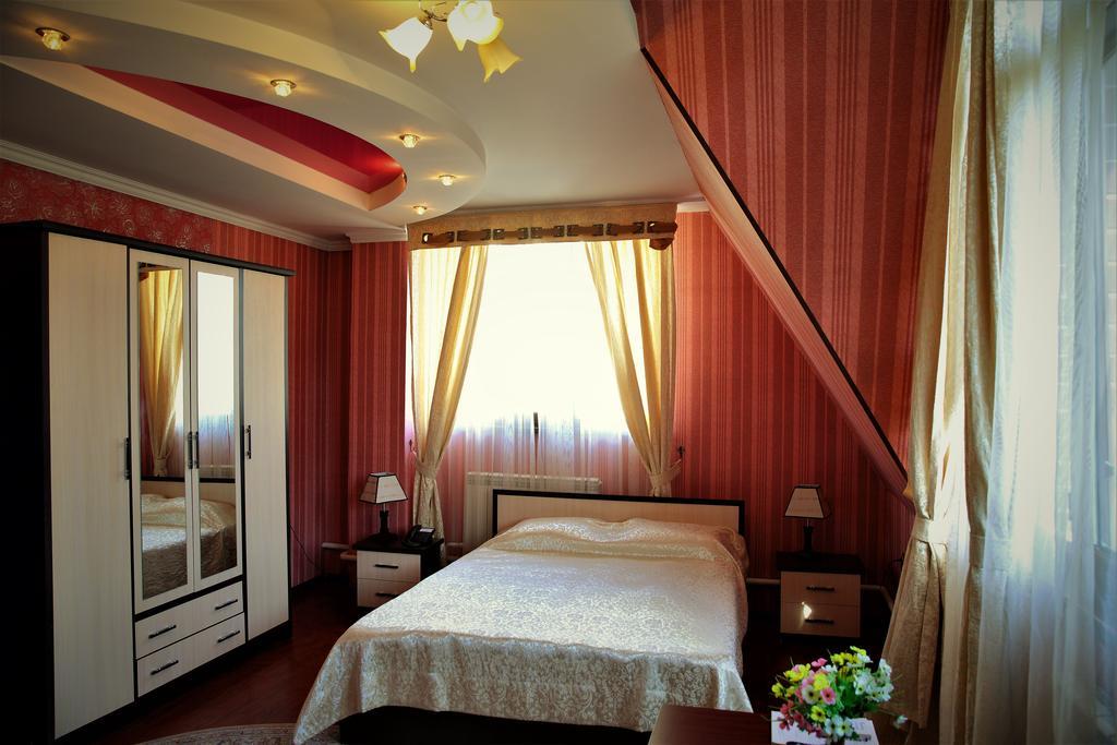 Bishkek Villa Hotel エクステリア 写真